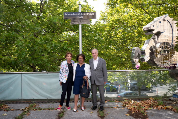 Elianne Schiedmayer mit Dr. Hans-Jochem Steim, Firma Junghans und Gründer des Museums für Musikinstrumente in Schramberg, und Frau Groß